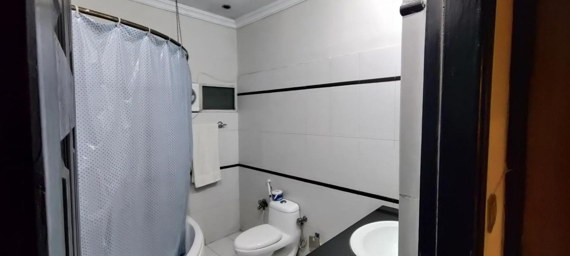 Hotel Capri Executive Islamabad Esterno foto